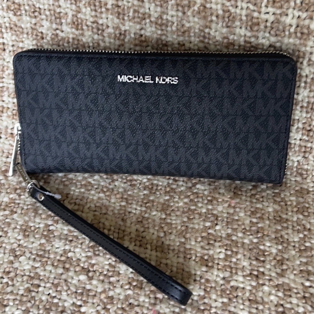 Michael Kors Jet Set Travel Large Travel CONTINENTAL Wristlet-Wallet